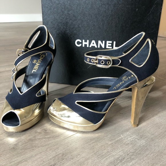 CHANEL NAVY CANVAS PEEP TOE - Picture 2 of 7